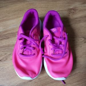 💖NEW NIKE Kids Sneakers - Size 1Y